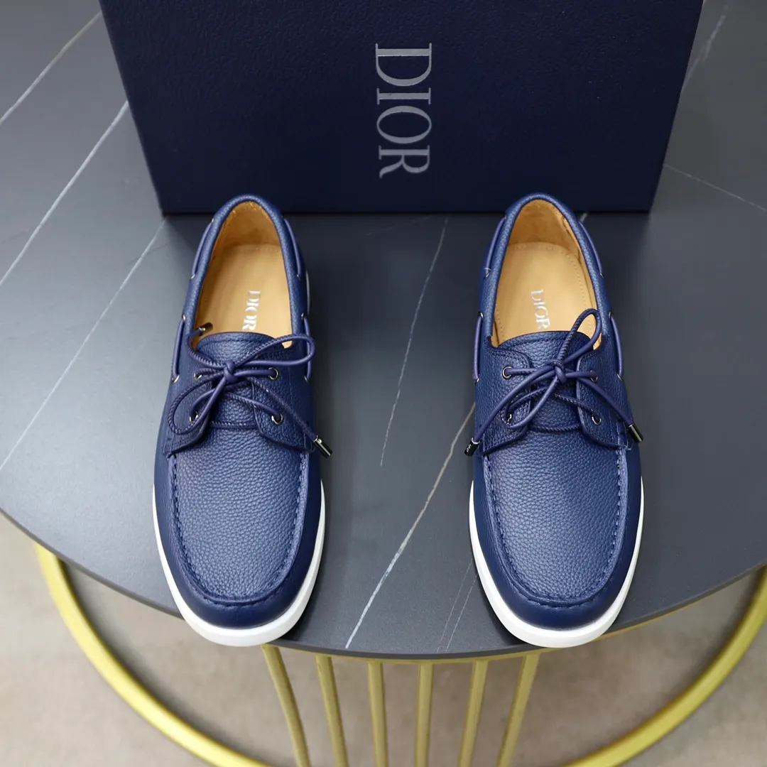 Ex-factory price: 540🙅‍♂️🙅‍♂️🙅‍♂️ Brand: Dior DIOR Standard code: Men's code 38/44 (45 can be customized) Grade: Same as the official website Material: Original cowhide stitching, cowhide lining, original TPU wear-resistant soft outsole Style categories: Leisure and sports version, footwear for driving, young fashion, European and American trends, British style Color: actual picture color